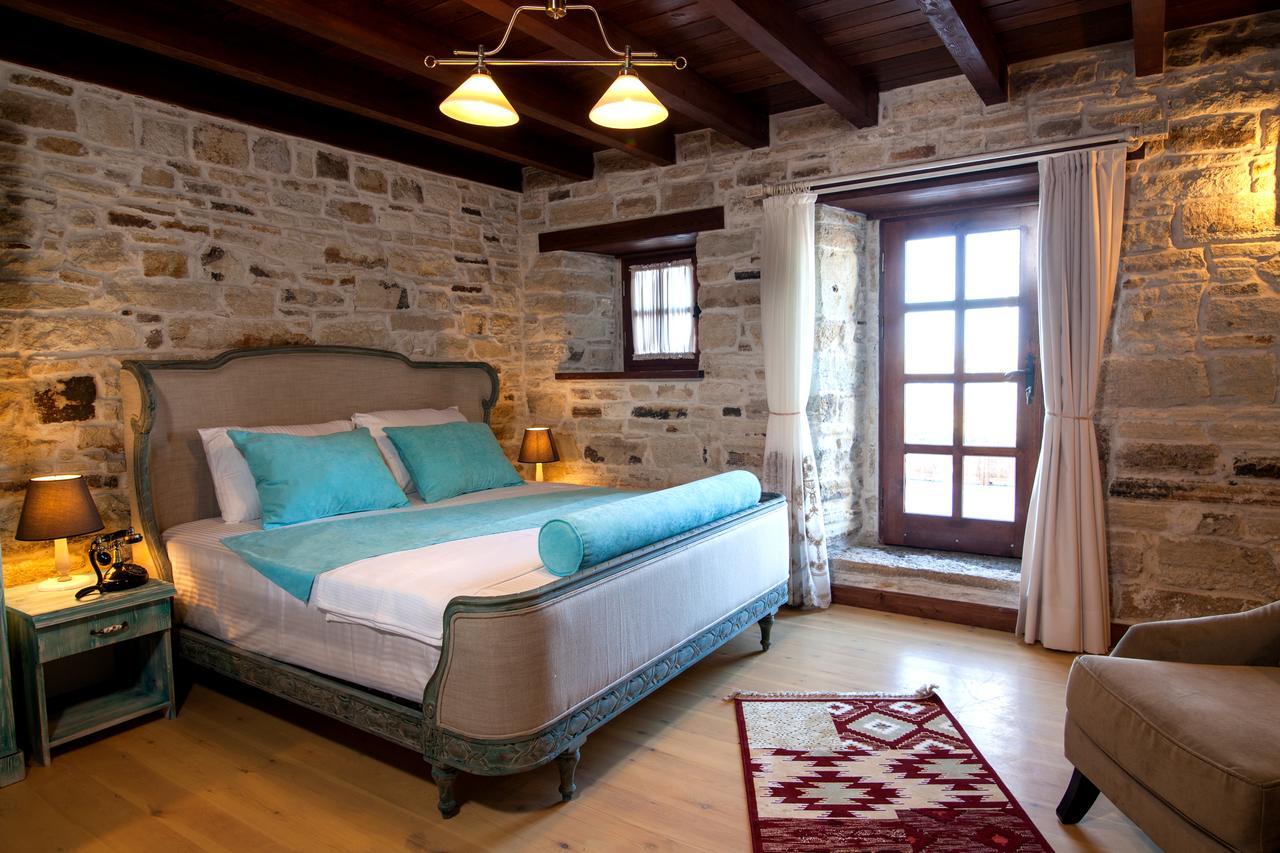 1922 Hotel Yenifoca Екстериор снимка